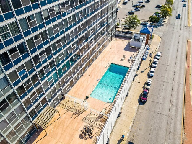 Building Photo - 7234 W North Ave