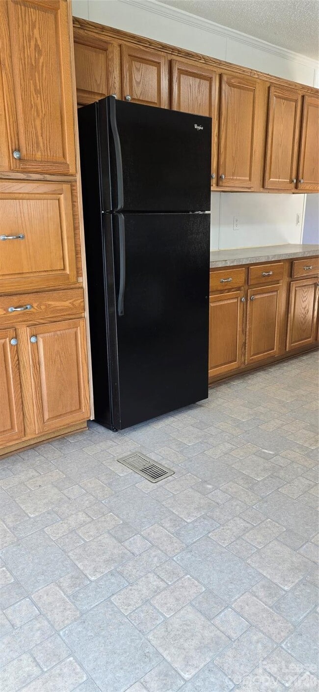 Building Photo - 16554 Silver Rd