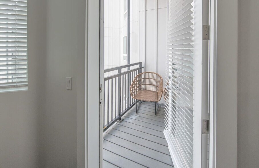 Building Photo - 228 Pike St