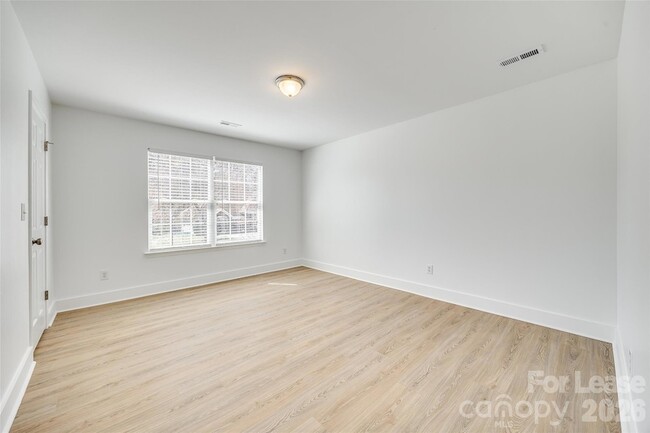 Building Photo - 3725 Planters Watch Dr