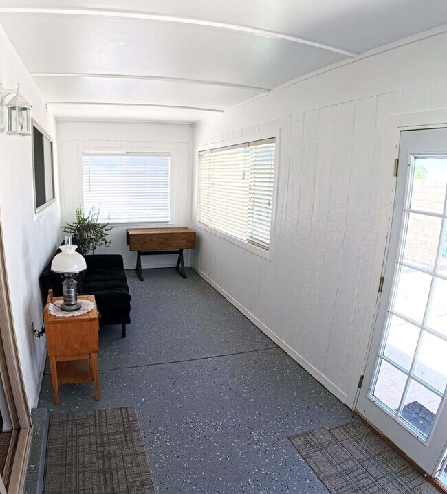 Building Photo - 2550 Rosswood Dr SE