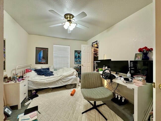 Building Photo - 2010 Marie Dr