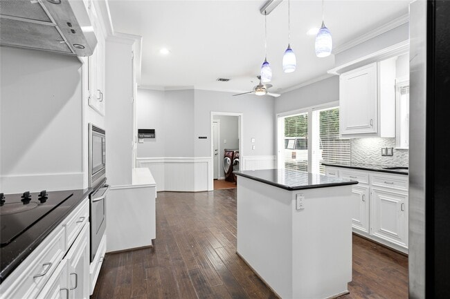 Building Photo - 11507 Del Monte Dr