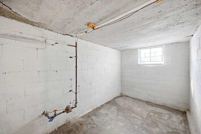 Building Photo - 415-417 S Huron Ave