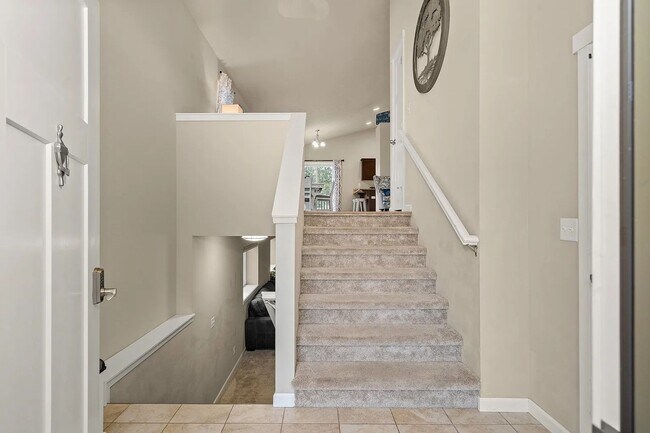 Building Photo - New Listing Ponderosa Ridge/Dishman Mica 4...