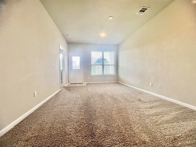 Building Photo - 8758 Laurel Crest Dr