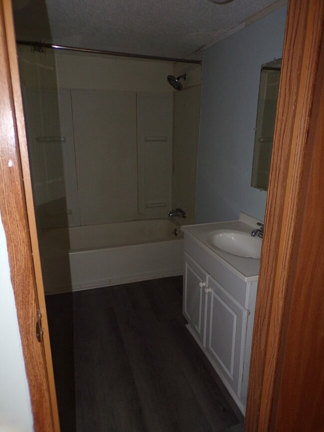 Building Photo - 320 Co Rd 135