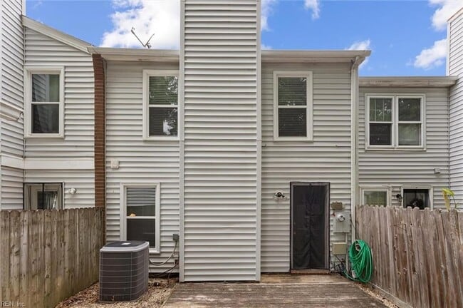 Building Photo - 444 Wayman Ln