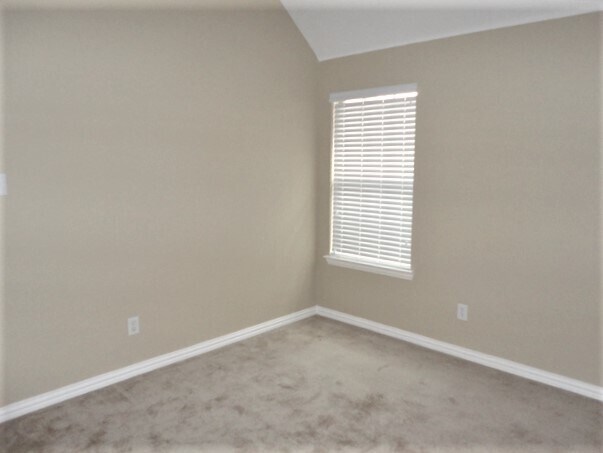 Building Photo - 2696 Deer Hollow Dr