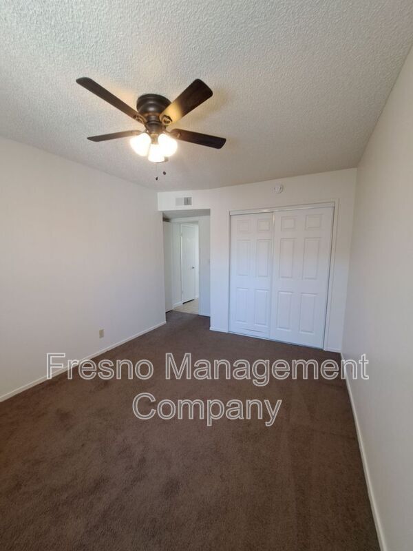 Building Photo - 543 W Alamos Ave