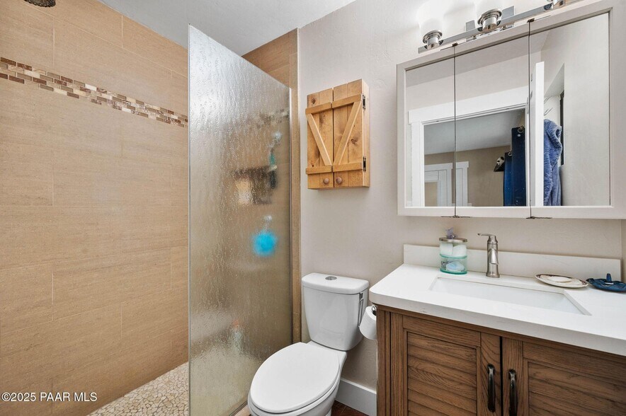 Building Photo - 510 S Skyview Dr