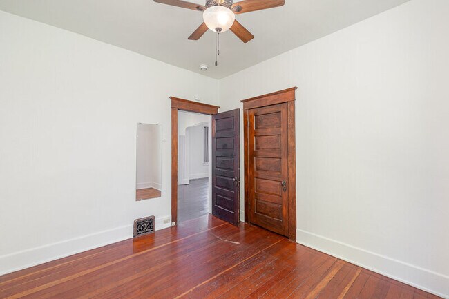 Building Photo - 4406 6th Ave NW