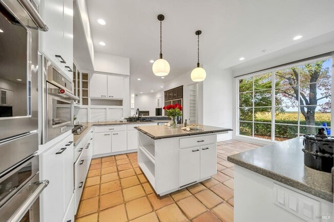 Primary Photo - 1041 Las Amigas Rd