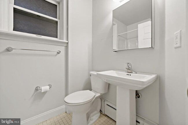 Building Photo - 1117 W Moyamensing Ave