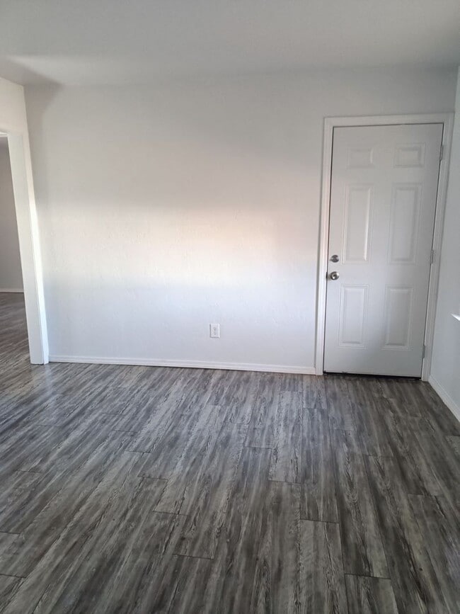 Building Photo - 1606 SE 61st St