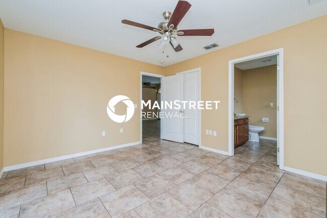 Building Photo - 3 Bedroom Pet-Friendly Home in Spring Hill, FL with Main Street Renewal