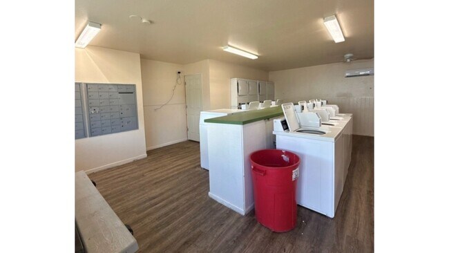 Building Photo - 516 Laredo St