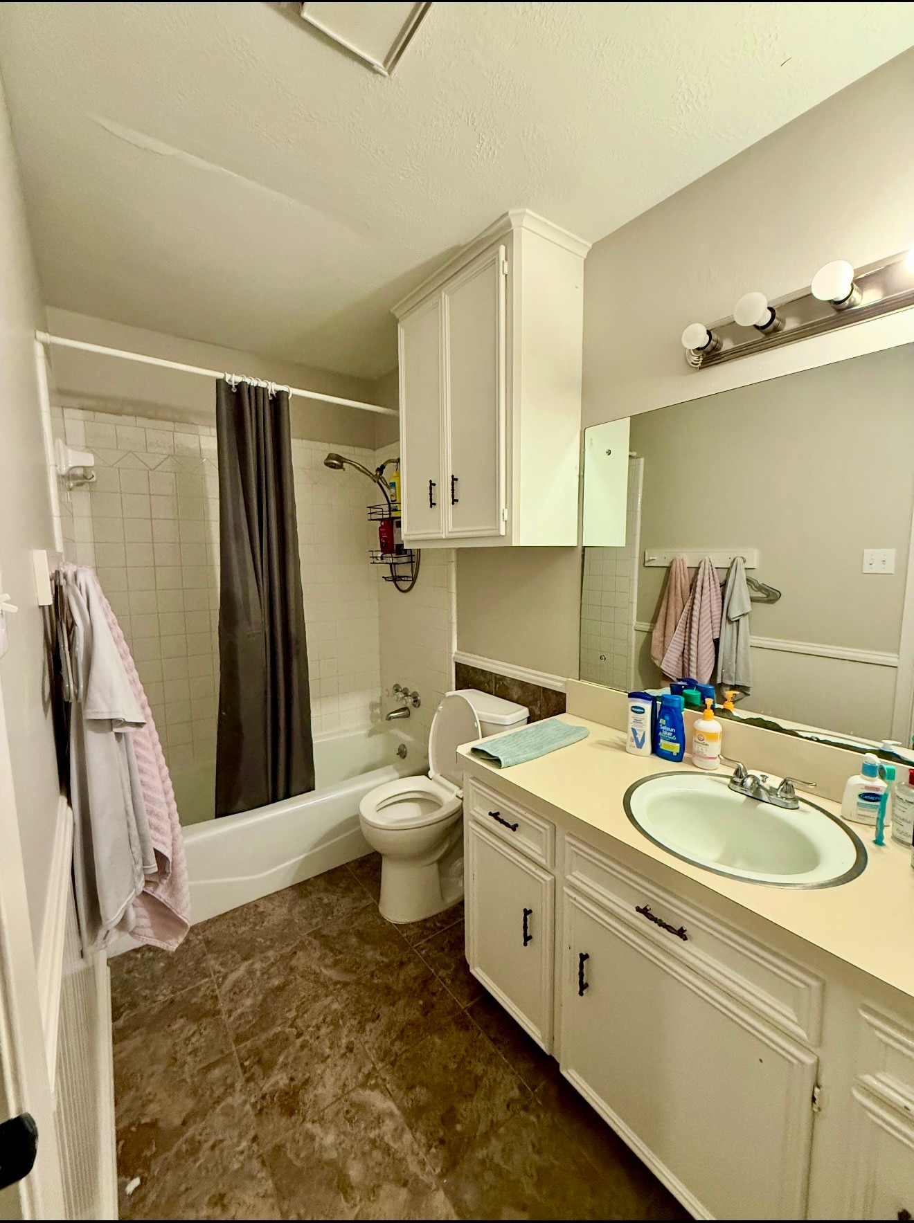Building Photo - 4011 Woodbriar Dr