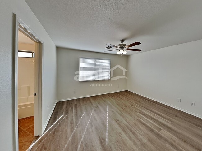 Building Photo - 15943 W Smokey Dr