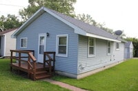 Building Photo - Available Now! 2 Bedroom 1 Bath home in Bu...