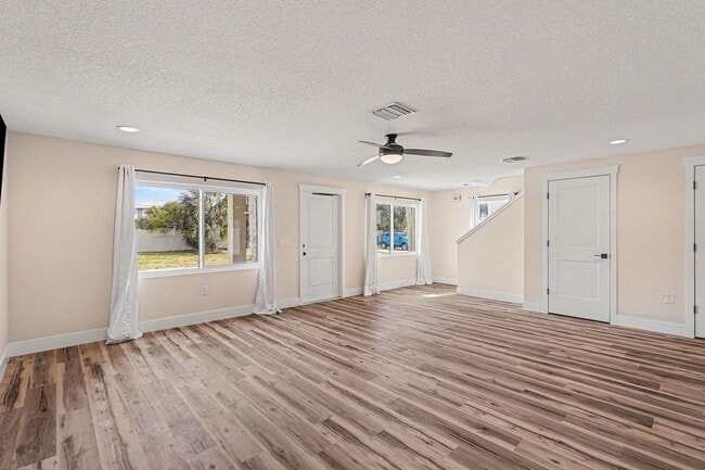 Building Photo - 1280 SR-A1A Unit D