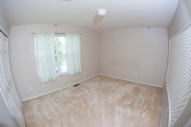 Building Photo - 38286 Brook Dr