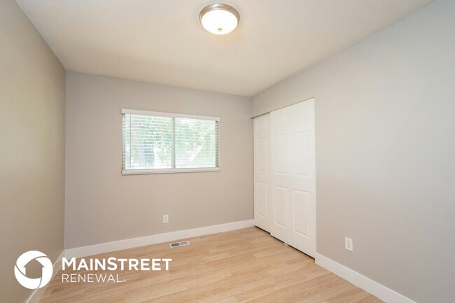 Building Photo - 1980 S 200 E