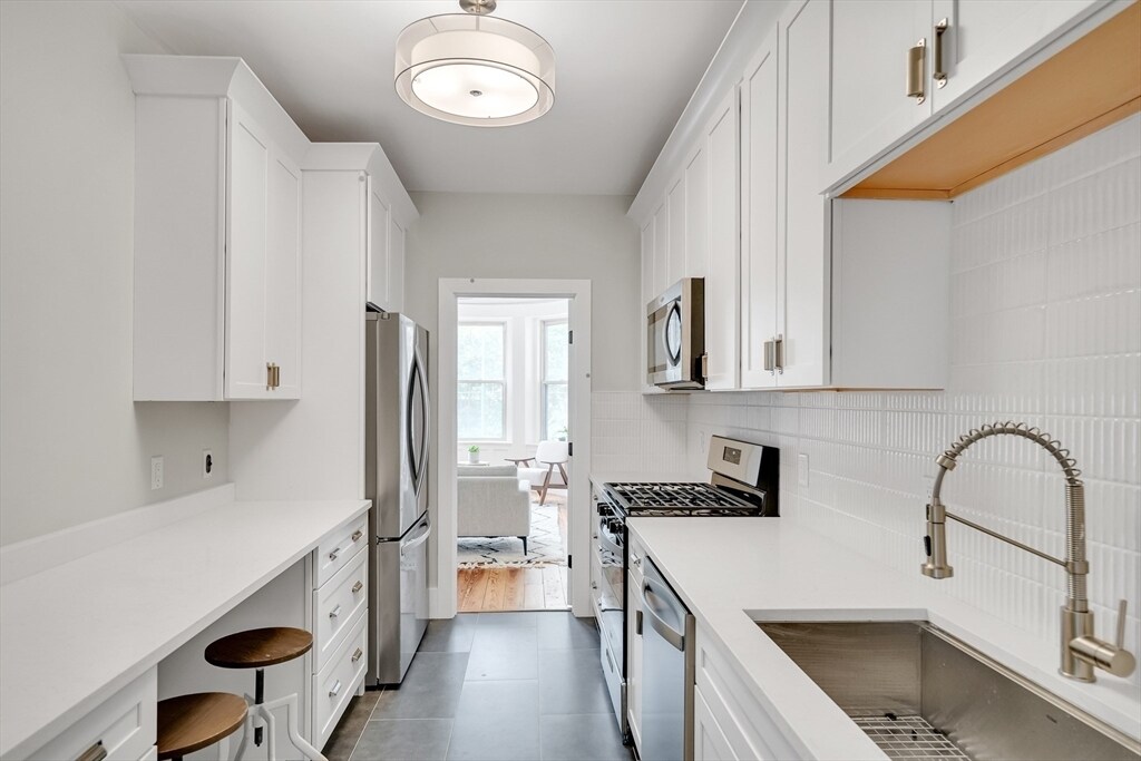 Building Photo - 1410 Beacon St
