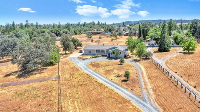Building Photo - 21179 Hemlock St