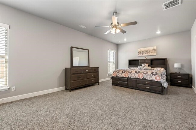 Building Photo - 2041 Tallgrass Ter