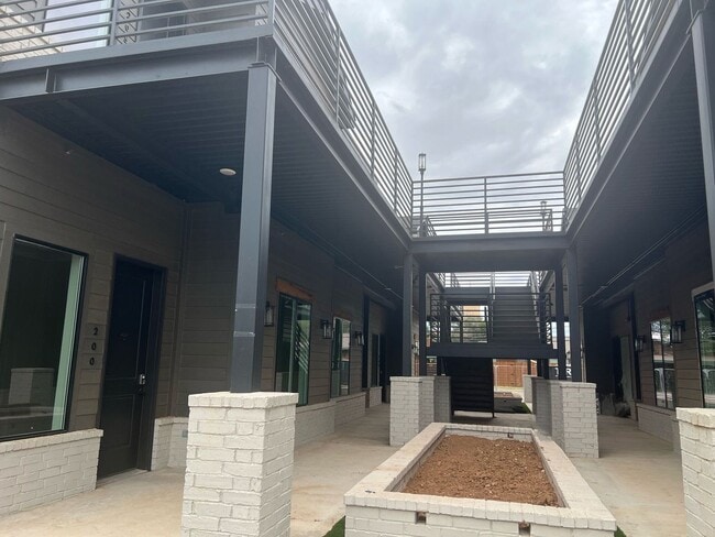 Building Photo - The Court At Overton