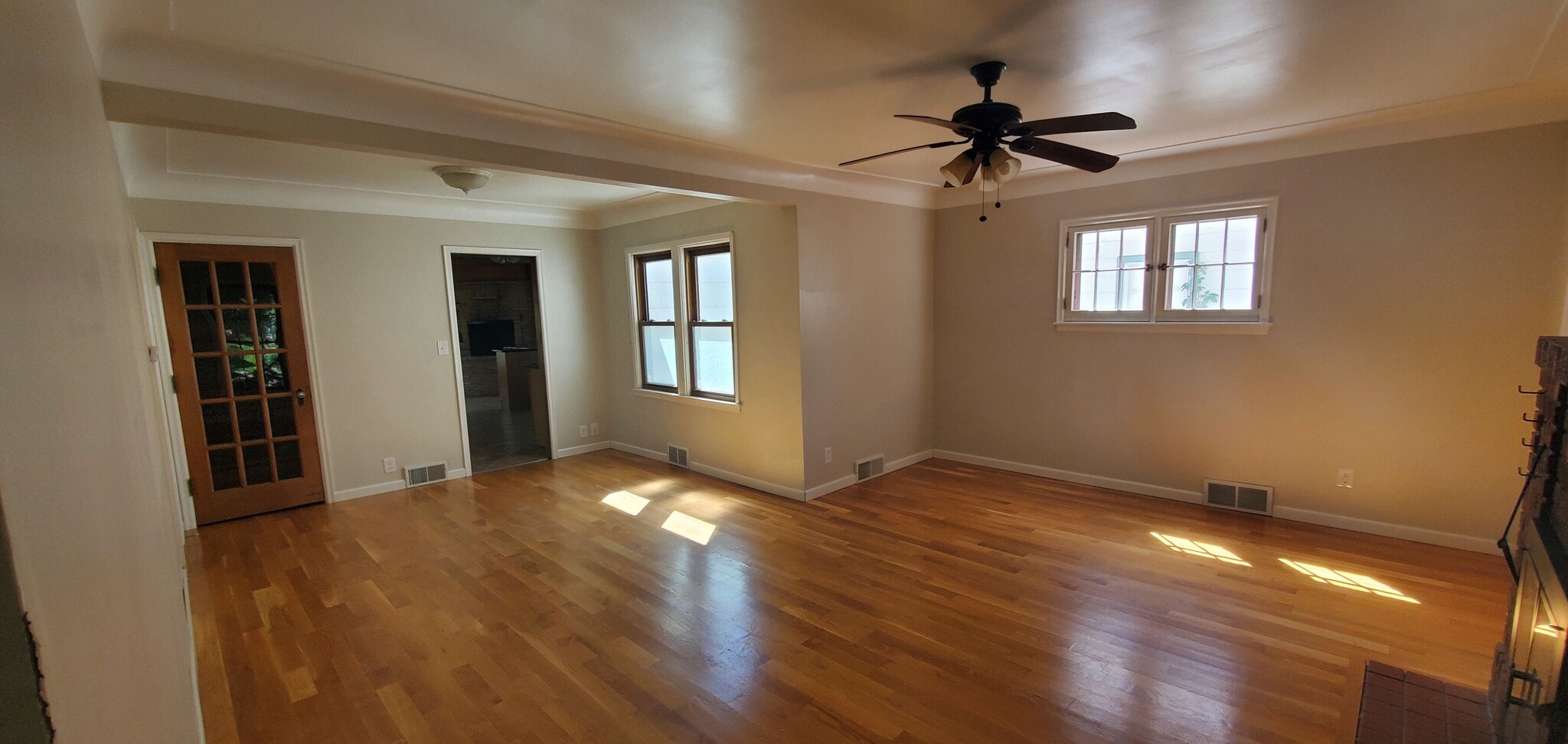Dining room-Living room - 2923 Arthur St NE