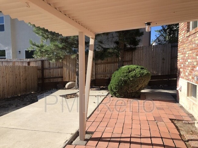 Building Photo - 2780 Lakeside Dr