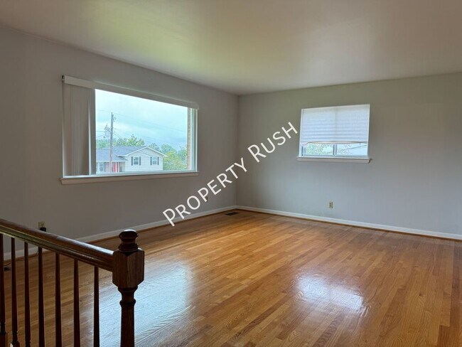 Building Photo - 2307 Arroyo Dr