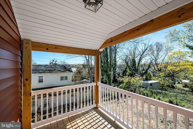 Building Photo - 117 E Monmouth St