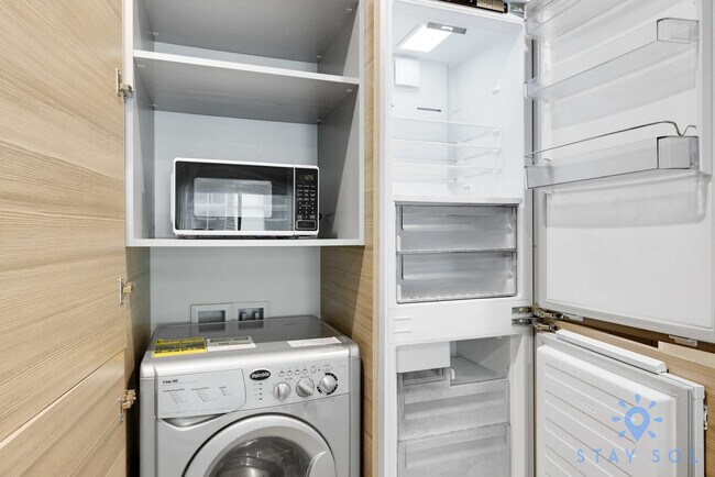 Building Photo - 777 N Ocean Dr