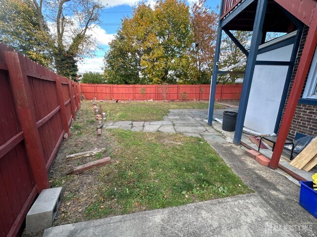 Building Photo - 151 N Broadway