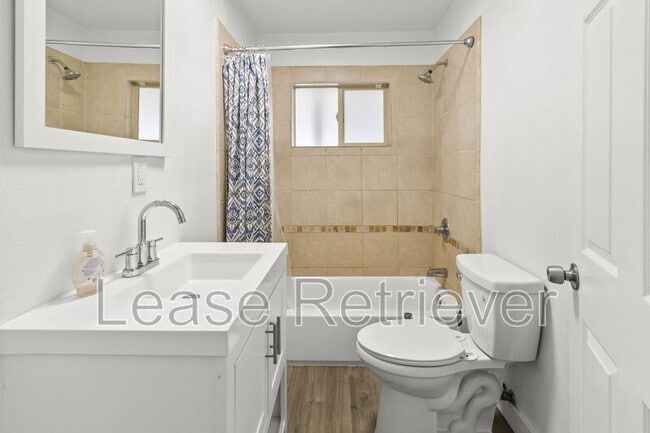 Building Photo - 135 Pacific Rd