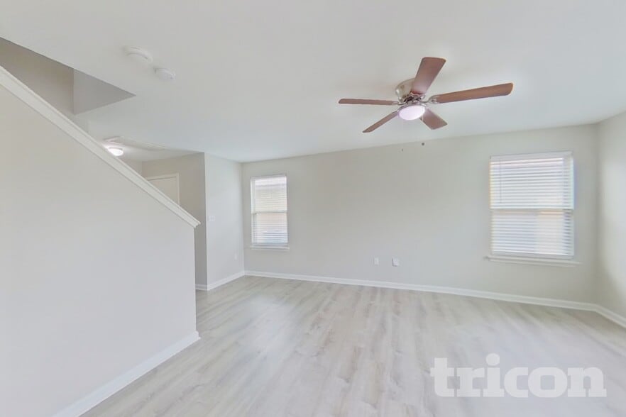 Building Photo - 15102 Verela Dr