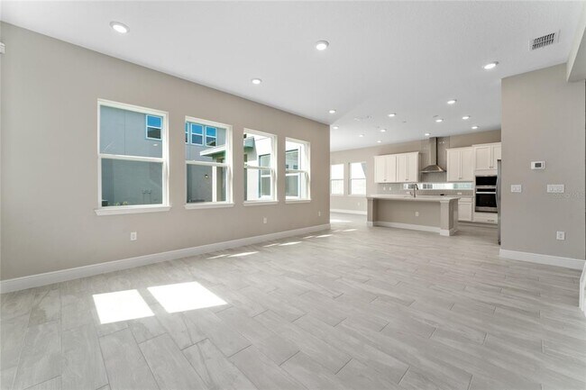 Building Photo - 13254 McMillan Dr