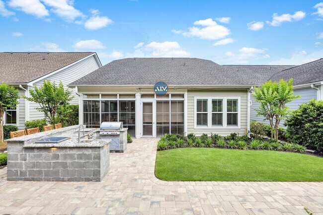 Building Photo - Beautiful custom home in Hampton Lake!