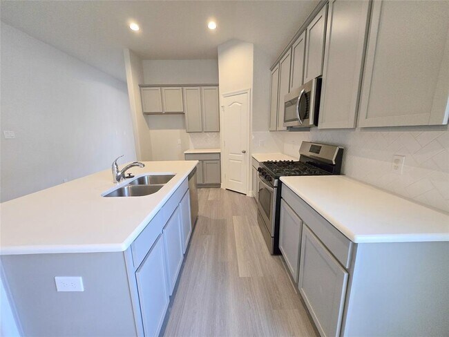 Building Photo - 3327 Avary River Ln
