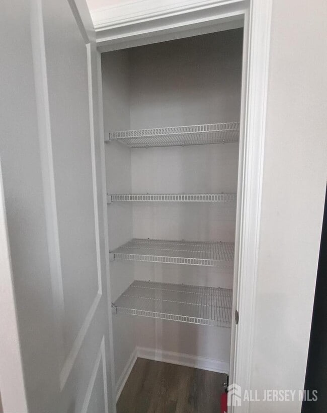 Building Photo - 25 Elliot Ln