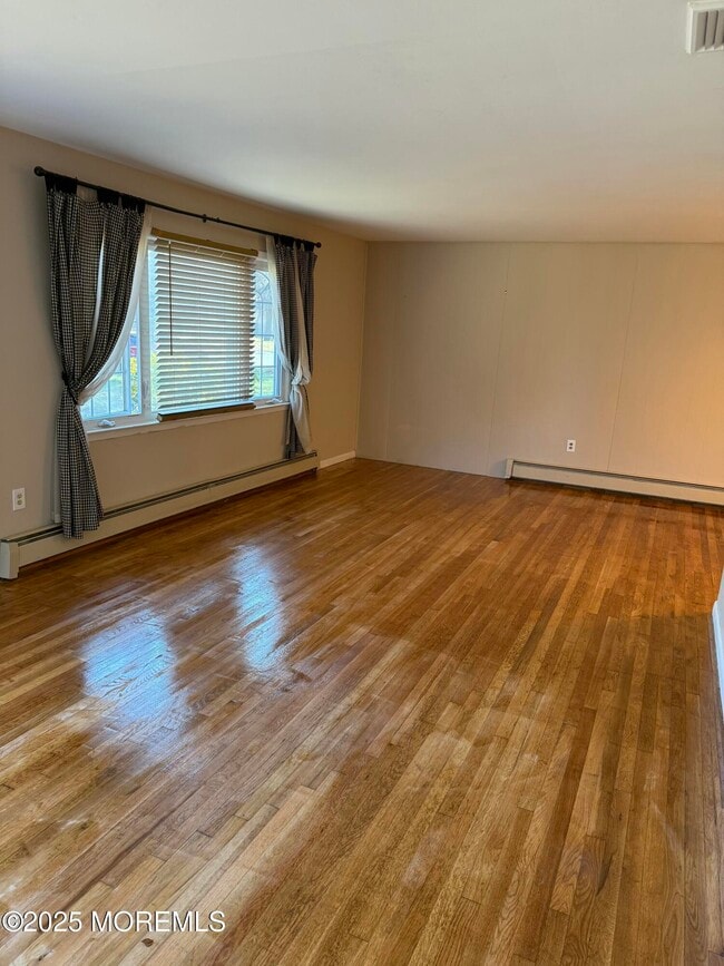 Building Photo - 324 Shady Brook Ln