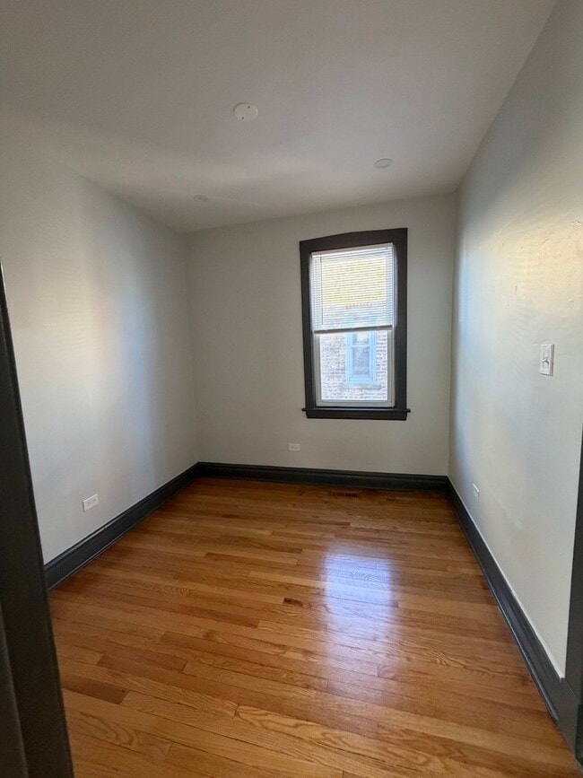 Building Photo - 1812 S 58th Ct