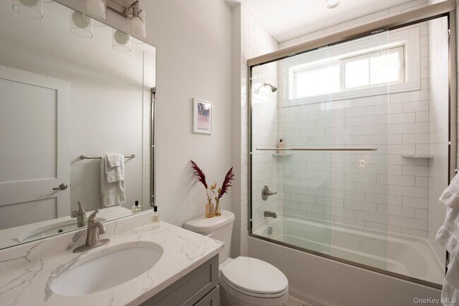 Building Photo - 46 Will Tremper Dr