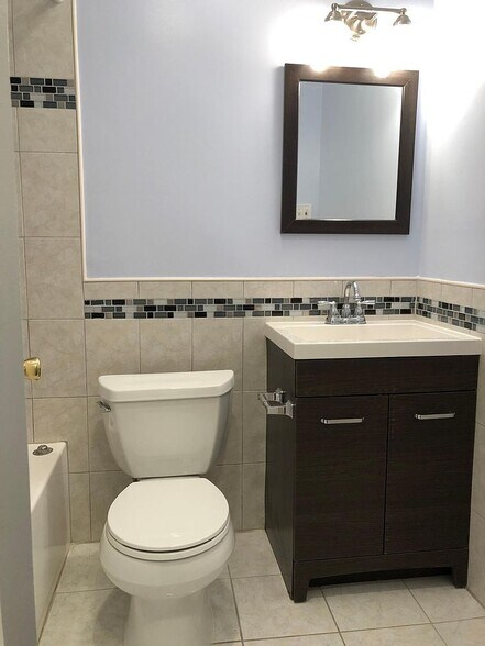 2nd Bath - 3766 Persimmon Cir