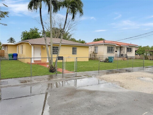 Building Photo - 111 SW 67th Ct