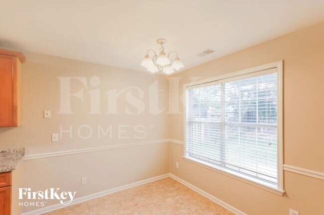 Building Photo - 146 Hickory Point Dr