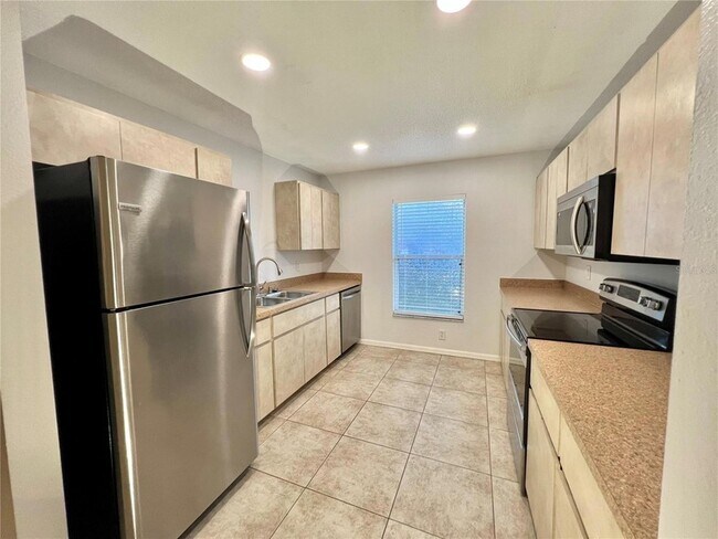 Building Photo - 7469 Pond Cir